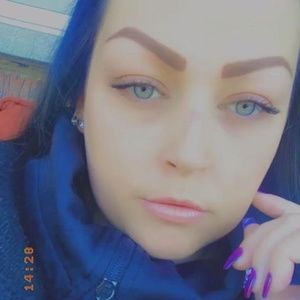 Meet your Posher, Roxanne